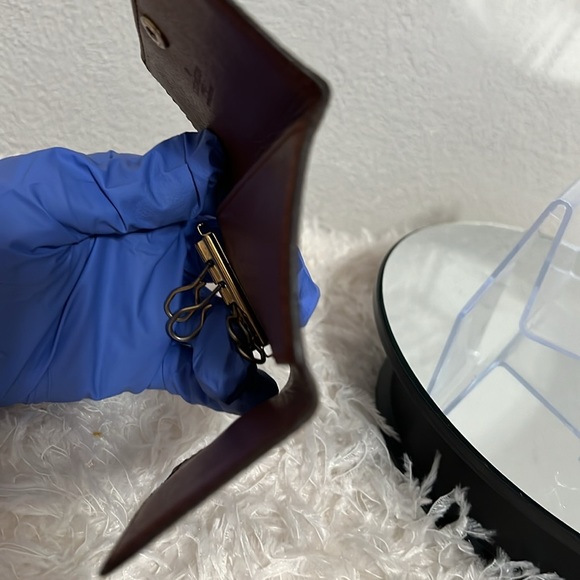 Authentic Louis Vuitton Excellent Preloved Condition Monogram 4 Key Holder - Picture 7 of 10